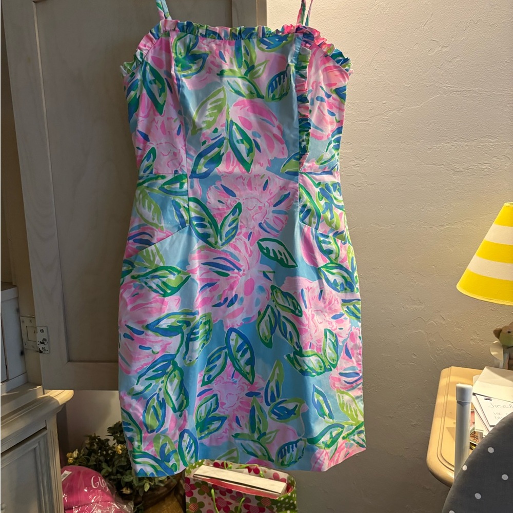 Lilly Pulitzer Dress, Size 4.